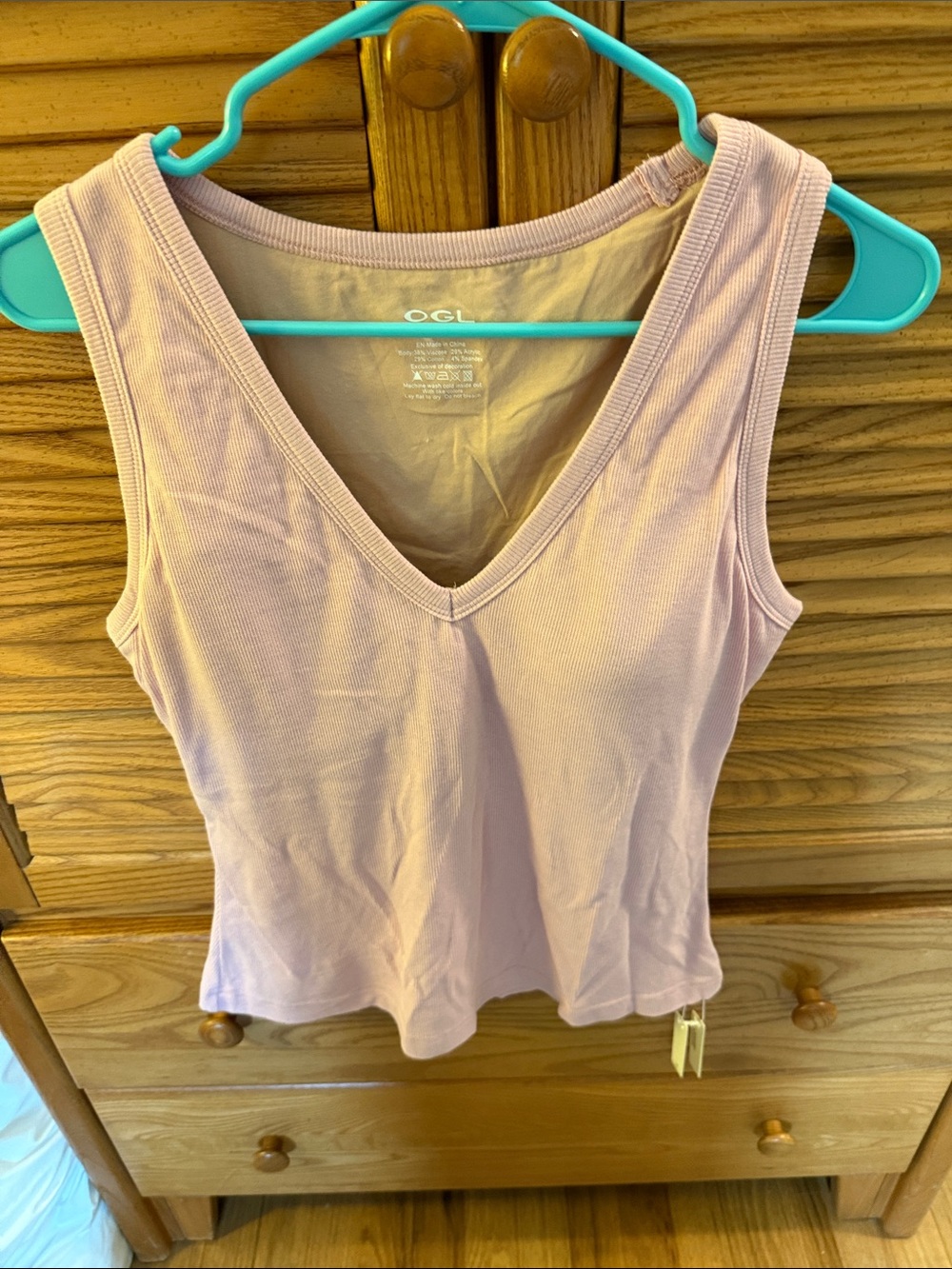 NWT 🌸 OGL Light Pink Ribbed V-Neck Tank Top Size Large